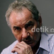 Tak Jadi ke Piala AFF, Riedl Pulang ke Austria