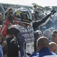 Lorenzo Bakal Adu Kebut dengan Vettel dan Schumacher