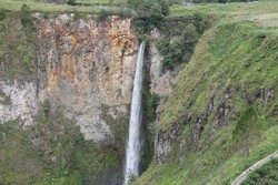 Dahsyatnya perjalanan menuju sipiso-piso!