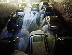 Pabrikan Mobil Bersatu Hadapi Badai Sandy 