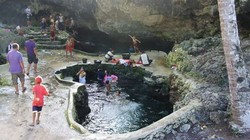 Wakatobi, Pulau-pulau yang Bertabur Gua Sumber Air Tawar