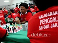 Para Penggali Kubur Adu Strategi di Turnamen Catur