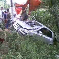 Tabrakan Beruntun Melibatkan 3 Mobil, 2 Pengemudi Luka