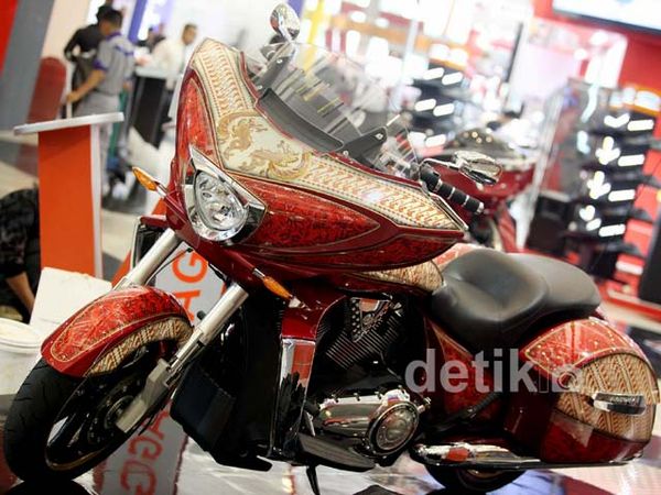 Motor Gede Asal AS Pakai Batik
