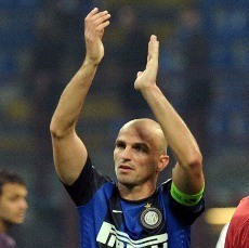 Cambiasso Angkat Topi untuk Juve