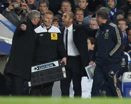 Di Matteo Tanggapi Dingin Komentar Fergie Soal Clattenburg