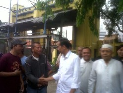 Kunjungi Pintu Air Manggarai, Jokowi Klaim Pemprov Siap Hadapi Banjir