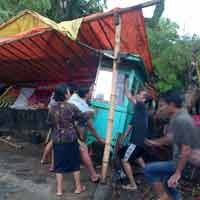 Jember Disapu Angin Kencang, Belasan Motor Ringsek