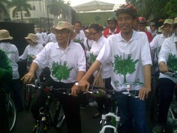 Peringati Hari Tata Ruang, Jokowi Fun Bike Bareng Menteri PU