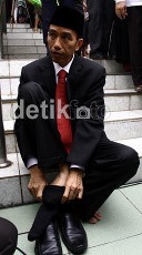 Guru Swasta Minta Gaji Setara Guru PNS, Jokowi Janjikan Kartu Sehat