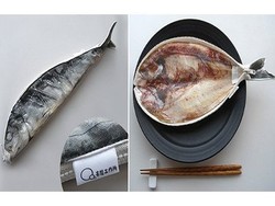 Tempat Pensil Ini Persis Ikan Mentah