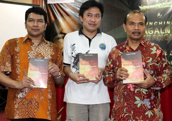 Buku Gagalnya Pembangunan Diluncurkan