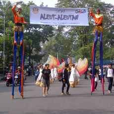 Semarak Aleut-aleutan Buka Ootrad Dies Natalis Unpad ke-55