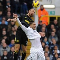 Dikalahkan Wigan, Spurs Digeser Everton