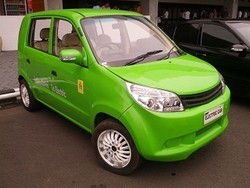 Mobil Listrik Dahlan Iskan Jadi Pusat Perhatian di DPR