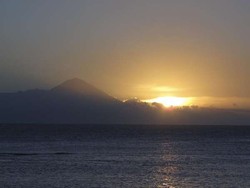 Satu Kata untuk Sunset di Pantai Senggigi, Cantik!