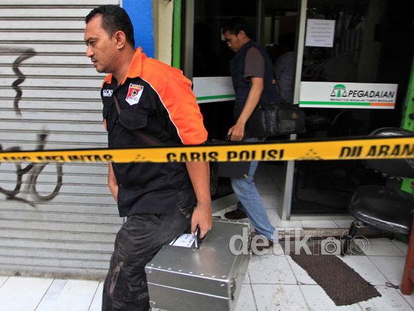 Rampok Bersenpi Beraksi di Pegadaian