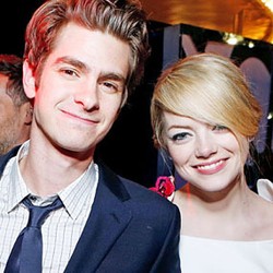 Emma Stone & Andrew Garfield Tak Buru-buru Bertunangan