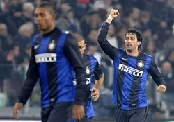 Dengan hasil ini Juve memang masih berada di puncak klasemen dengan 28 poin dari 11 laganya. Tapi keunggulan mereka kini hanya satu poin dari Inter yang menguntit di posisi kedua. REUTERS/Giorgio Perottino.