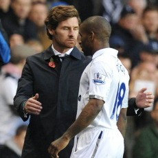 Defoe Ngambek Saat Diganti, AVB Tak Senang