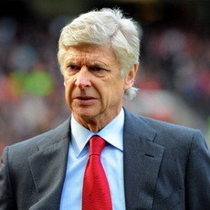 Wenger Kini Bidik Tiga Besar
