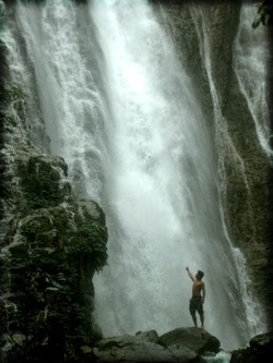 Menggapai Air Terjun Cenara