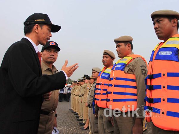 Jokowi Pimpin Apel Siaga Banjir