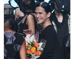 10 Koleksi Busana Terbaru Karya Oscar Lawalata