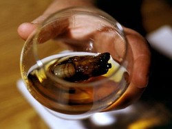 Sluuurp... Segarnya The Sourtoe Cocktail, Cocktail Jempol Kaki!