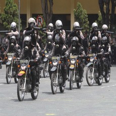Sabhara Baru Polda Jatim Dibaret