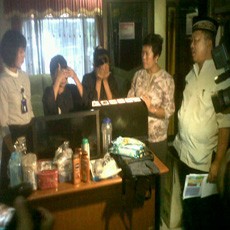 Dua SPG Mengutil TV Layar Datar