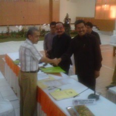 Pagi-pagi Pasangan Dikdik-Toyib Mendaftar ke KPU