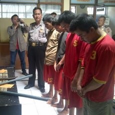 Kawanan Pencuri Spesialis Gudang Dibekuk Polisi