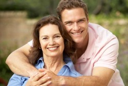 Mengapa Pria Suka Wanita yang Mirip Ibunya? Ini Dia Jawabannya