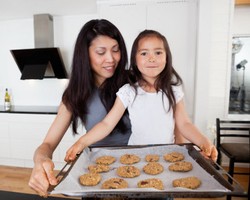 Masak Bersama Anak, Eratkan Kebersamaan Keluarga