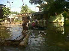 Sepekan Air Belum Surut, Warga Sergai Sumut Mulai Bosan Hadapi Banjir
