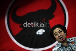 Megawati Kirim Bunga untuk Obama