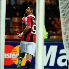 Serba Pertama dalam Gol Pato ke Gawang Malaga