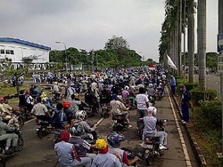  Ini Dia 6 Perusahaan yang Tutup karena Demo Buruh