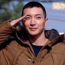 Psy Beri Saran Wajib Militer untuk Leeteuk Super Junior