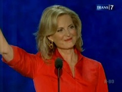 Sosok First Lady Jadi Pesona Dunia