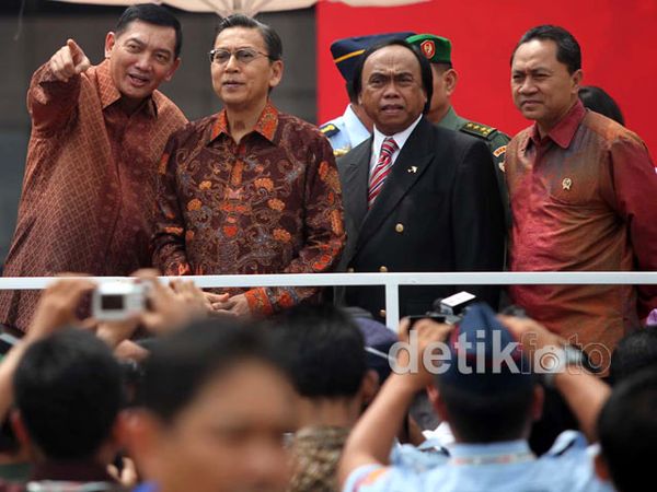 Wapres Buka Pameran Indo Defence 2012