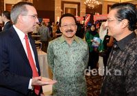 Foke Ikut Nobar Penghitungan Pilpres AS