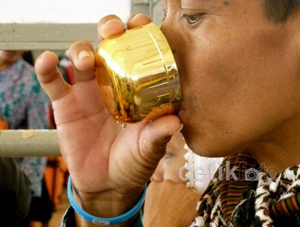 Menyelamatkan Air Zam-zam Terjaring Sweeping