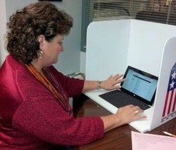 Indonesia Pakai Paku, AS Gunakan Tablet Surface untuk Nyoblos