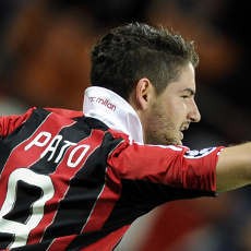 Pato Akhirnya Bikin Gol Lagi