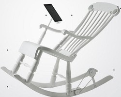 Kursi Goyang Ini Bisa Isi Baterai iPad & iPhone