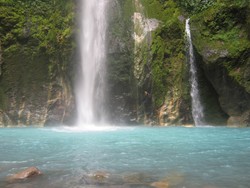 Air Terjun Dua Warna keindahan lain dari Sumatera Utara