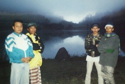 Sekali melangkah sampai Mahameru