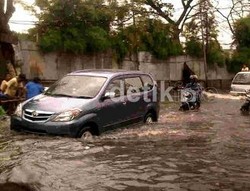 Mobil Mogok Saat Banjir? Ini Solusinya